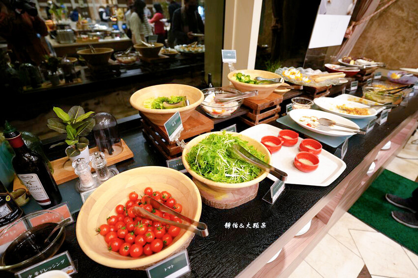 輕井澤1130飯店,溫馨四人房寬敞舒適、自助餐螃蟹吃到飽,輕