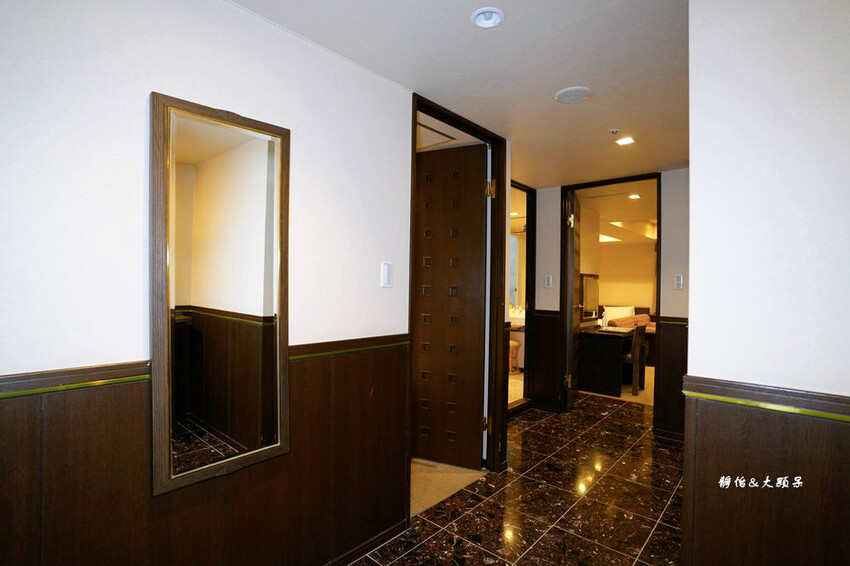 輕井澤1130飯店,溫馨四人房寬敞舒適、自助餐螃蟹吃到飽,輕