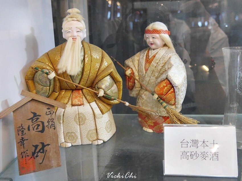 屏東縣恆春鎮恆春｜恆春3000啤酒博物館：巨大啤酒杯牆、蒙娜麗莎的微笑酒標牆及在地限定精釀啤酒。