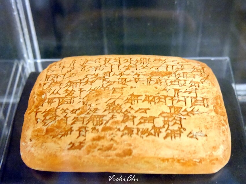 屏東縣恆春鎮恆春｜恆春3000啤酒博物館：巨大啤酒杯牆、蒙娜麗莎的微笑酒標牆及在地限定精釀啤酒。