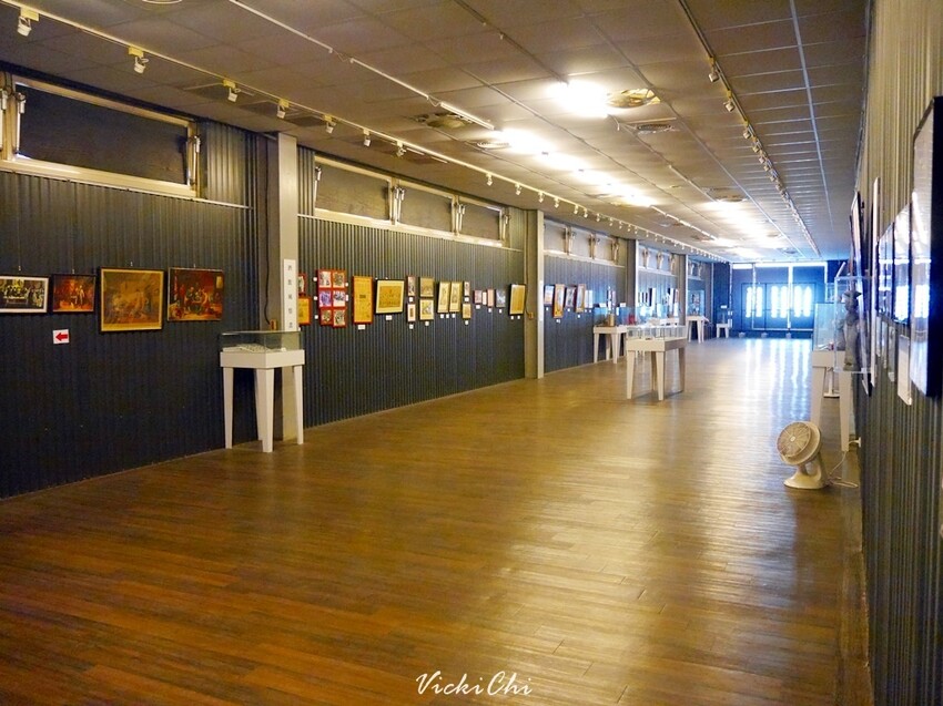 屏東縣恆春鎮恆春｜恆春3000啤酒博物館：巨大啤酒杯牆、蒙娜麗莎的微笑酒標牆及在地限定精釀啤酒。