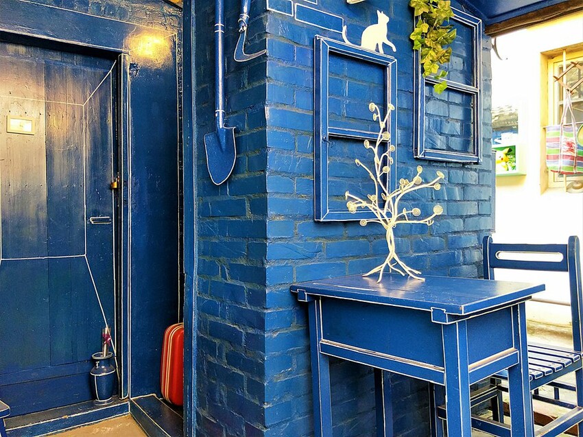 彰化縣和美鎮【彰化景點】隱藏版藍晒圖~伯公廟口麵線糊│復古的擺設和場景│讓人回到童年玩味的年代