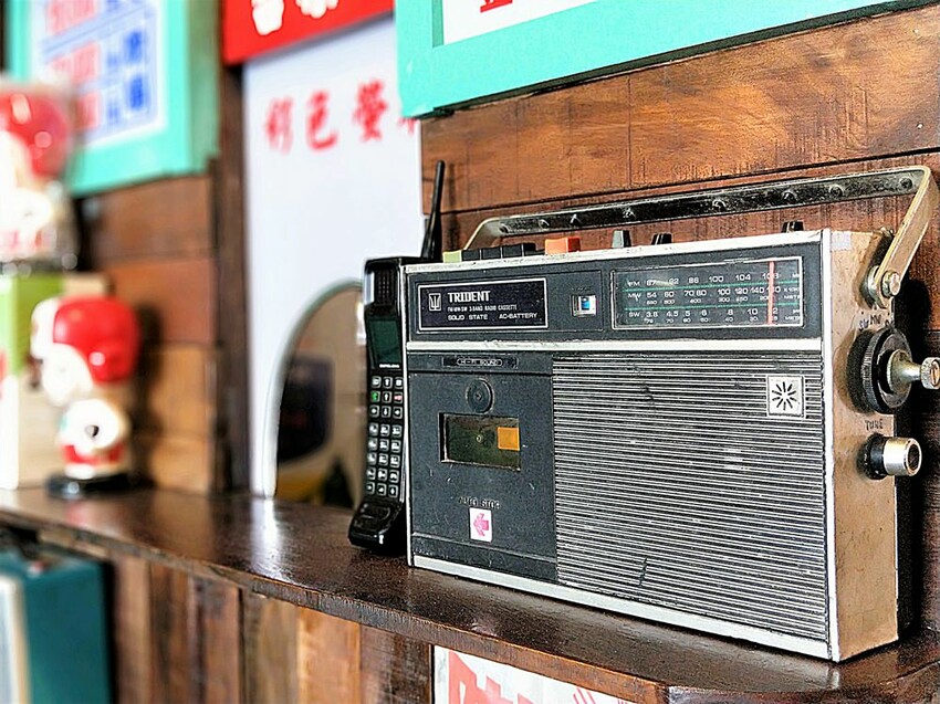 彰化縣和美鎮【彰化景點】隱藏版藍晒圖~伯公廟口麵線糊│復古的擺設和場景│讓人回到童年玩味的年代