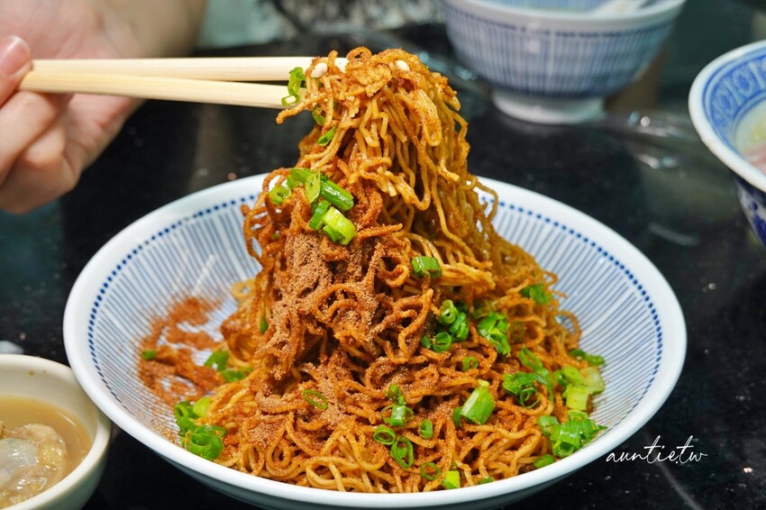 澳門【澳門美食】六記粥麵,鮮甜水蟹粥,招牌蝦籽撈麵,米其林必比登推薦美食