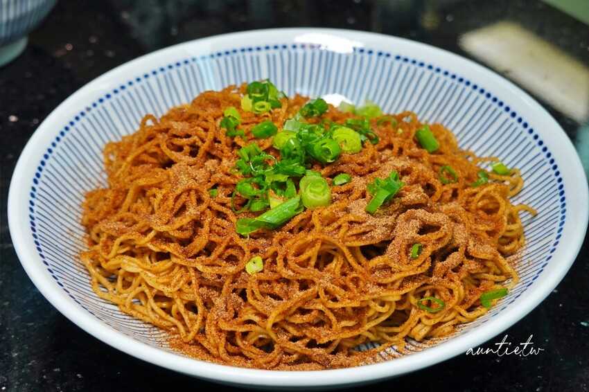 澳門【澳門美食】六記粥麵,鮮甜水蟹粥,招牌蝦籽撈麵,米其林必比登推薦美食