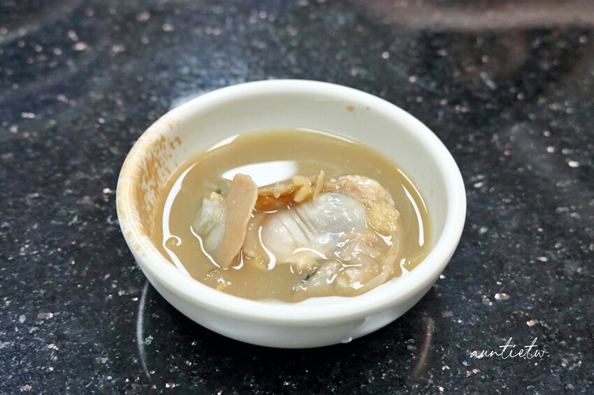 澳門【澳門美食】六記粥麵,鮮甜水蟹粥,招牌蝦籽撈麵,米其林必比登推薦美食