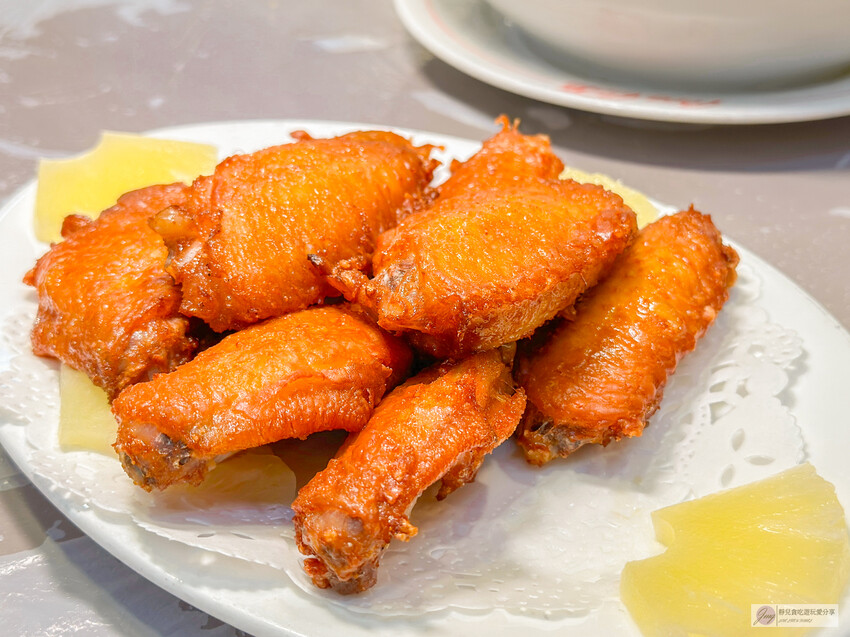 澳門美食紅記飯店、隱蔽小巷中的經典粵味！數十載老店，獨家脆皮肉品必選。