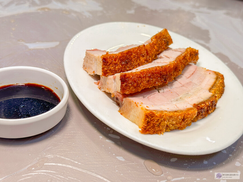 澳門美食紅記飯店、隱蔽小巷中的經典粵味！數十載老店，獨家脆皮肉品必選。