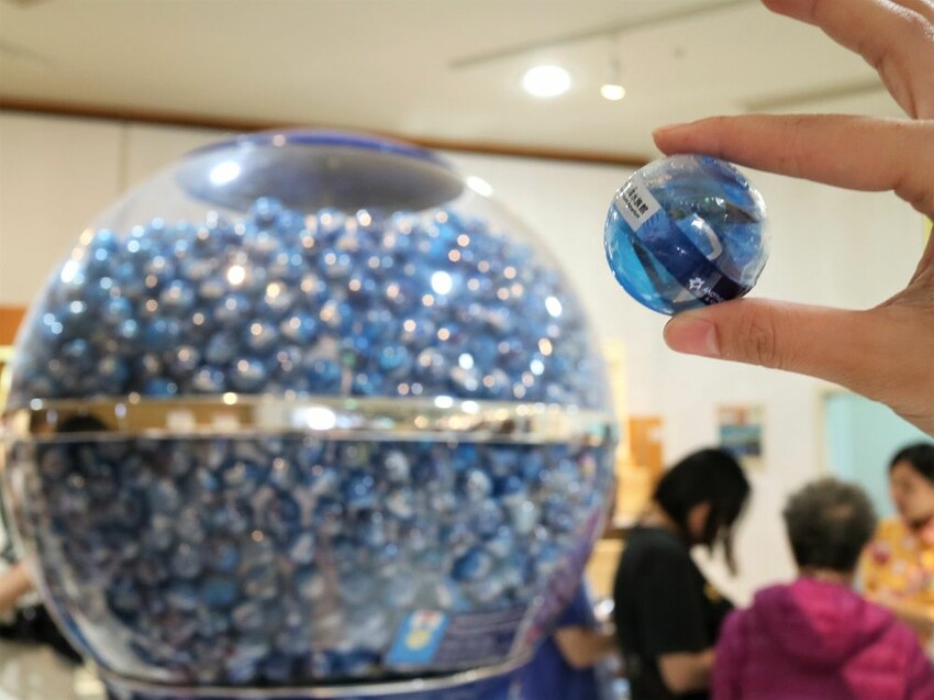 日本海洋博公園-沖繩美麗海水族館(美ら海水族館):必訪黑潮之海大水槽/巨大鯨鯊在你眼前悠游.超壯觀