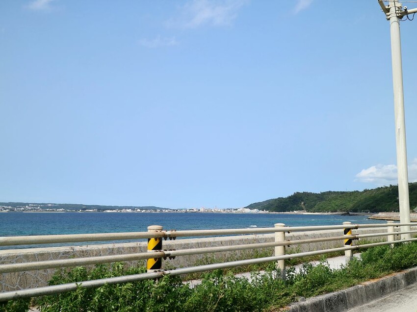 日本海洋博公園-沖繩美麗海水族館(美ら海水族館):必訪黑潮之海大水槽/巨大鯨鯊在你眼前悠游.超壯觀