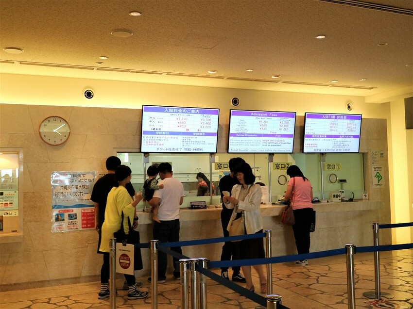 日本海洋博公園-沖繩美麗海水族館(美ら海水族館):必訪黑潮之海大水槽/巨大鯨鯊在你眼前悠游.超壯觀