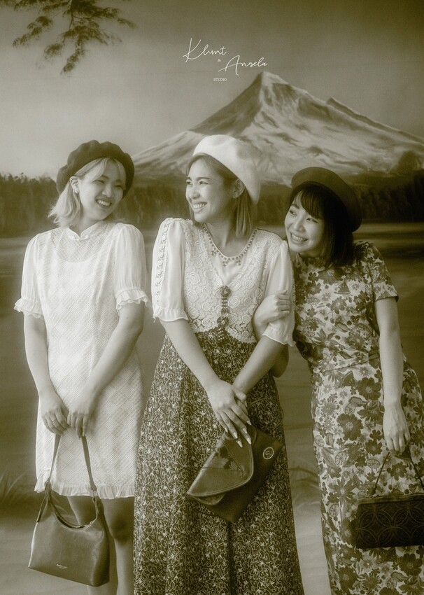 台南寫真【克林姆與安淇拉攝影棚】古著閨蜜寫真,重溫青春回憶,