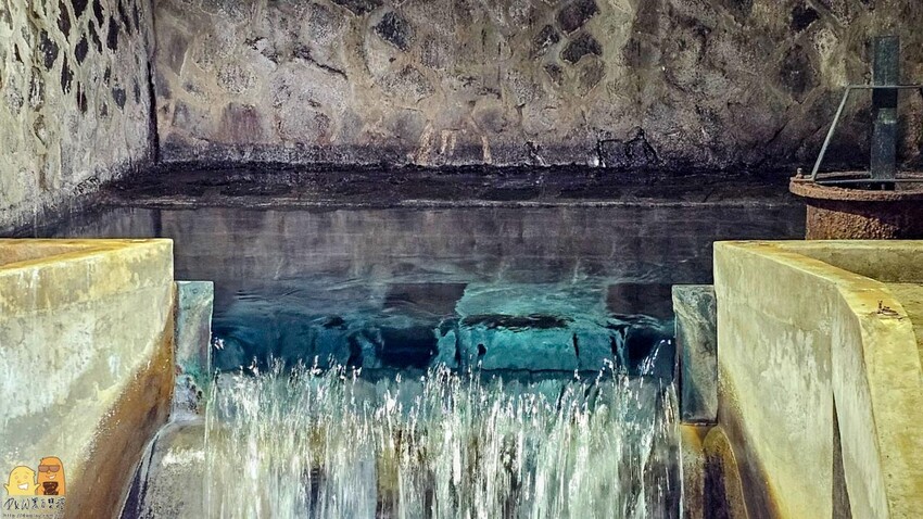 台北市北投區陽明山藍寶石湧泉秘境開箱，神秘的藍寶石泉水除了看還能直接喝!? 如何前往秘境?快看文章介紹吧!