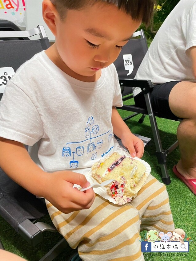 苗栗縣頭份市【苗栗美食】咔歐里甜室-客製化蛋糕也太美，少年的夢與佩佩豬一起搭乘雙層巴士飛翔吧！