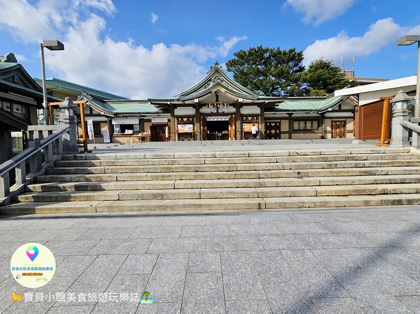 日本[旅遊]日本 山口縣 下關 龜山八幡宮 起源於唐貞觀時期的古老神社 日本最大花崗岩鳥居 登上神社上還可欣賞遠