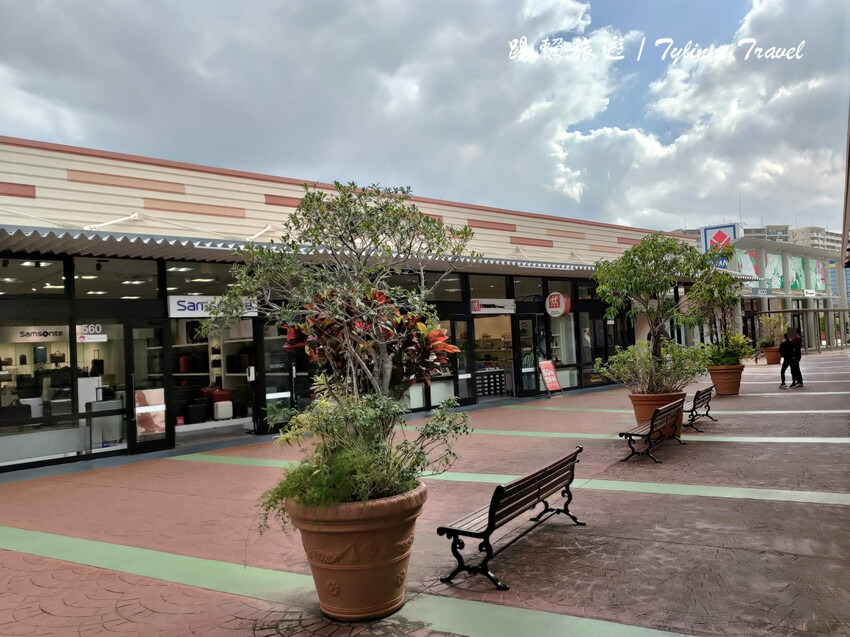 日本【沖繩景點】沖繩ASHIBINAA Outlet購物城,超便宜的免稅天堂 | 親子旅遊首選 | 日本沖繩必去景點推薦