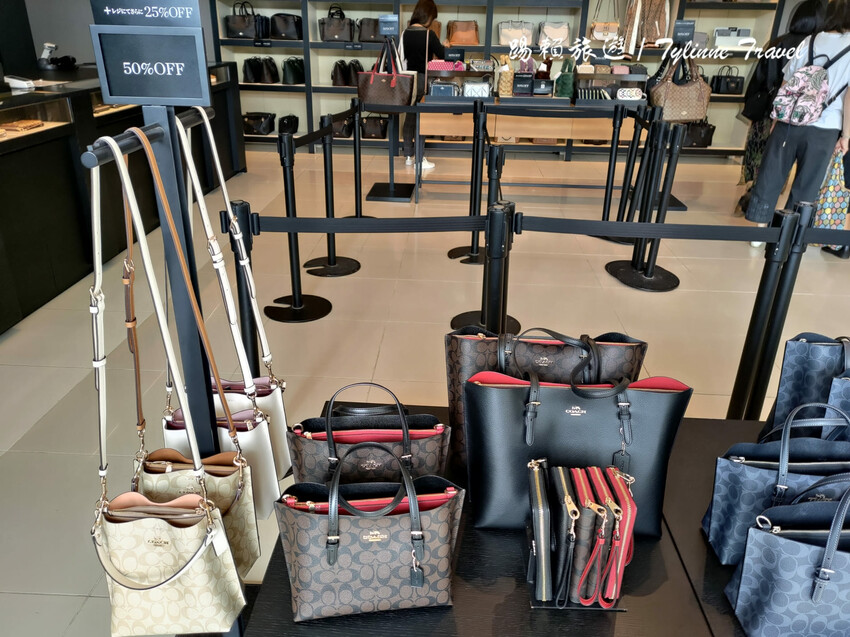 日本【沖繩景點】沖繩ASHIBINAA Outlet購物城,超便宜的免稅天堂 | 親子旅遊首選 | 日本沖繩必去景點推薦