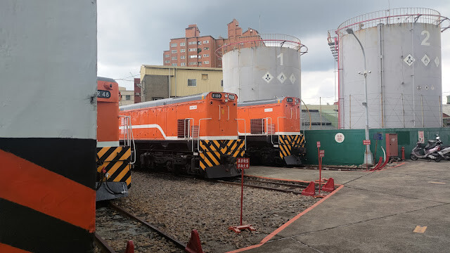 扇形車庫 - 莒光號火車頭、油庫