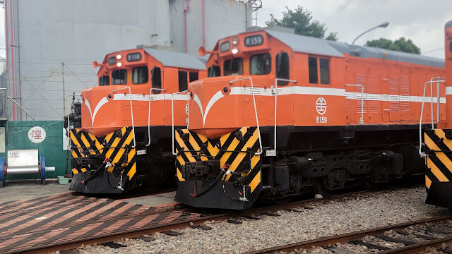 扇形車庫 - 莒光號火車頭