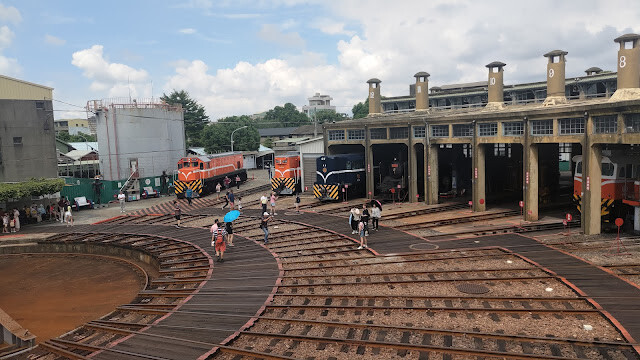 扇形車庫 - 調車轉盤