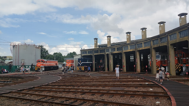 扇形車庫 - 調車轉盤