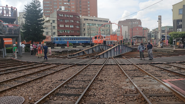 扇形車庫 - 調車轉盤