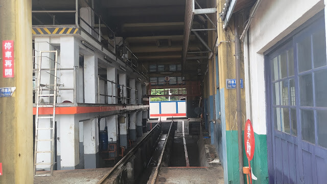 扇形車庫 - 車庫