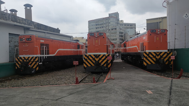 扇形車庫 - 莒光號火車頭