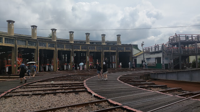 扇形車庫 - 調車轉盤