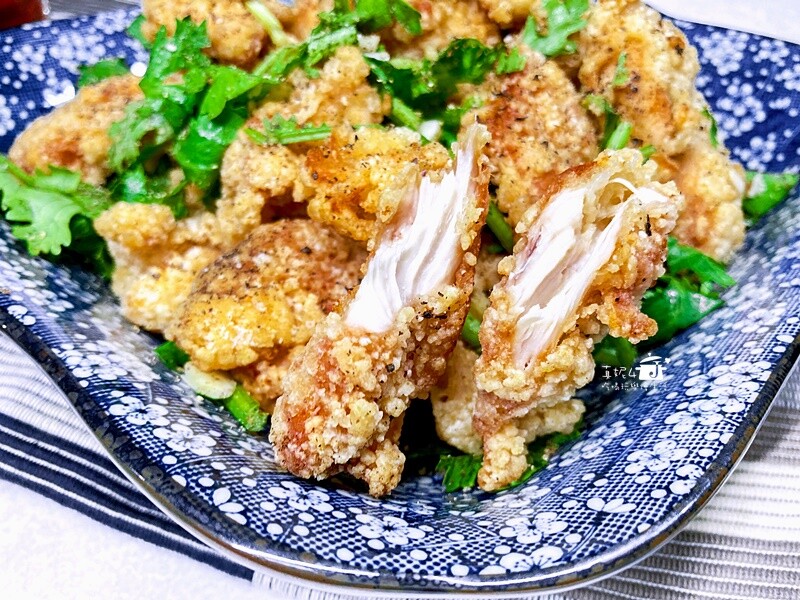烹飪筆記│香蒜雞塊酥和炸香菇，用雞胸肉炸雞塊多汁多嫩特別好吃