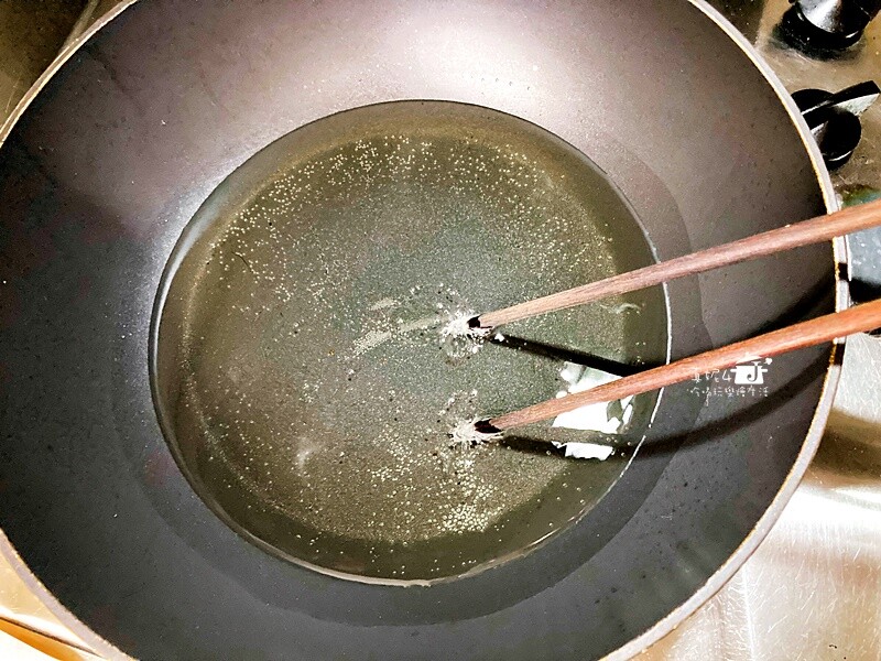 烹飪筆記│香蒜雞塊酥和炸香菇，用雞胸肉炸雞塊多汁多嫩特別好吃