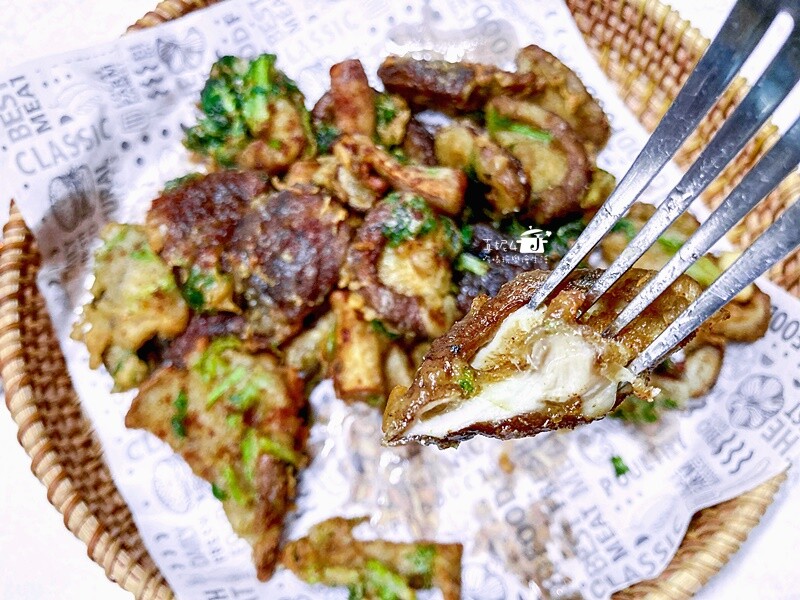 烹飪筆記│香蒜雞塊酥和炸香菇，用雞胸肉炸雞塊多汁多嫩特別好吃