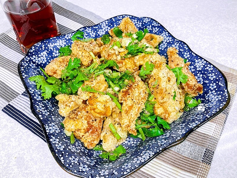 烹飪筆記│香蒜雞塊酥和炸香菇，用雞胸肉炸雞塊多汁多嫩特別好吃