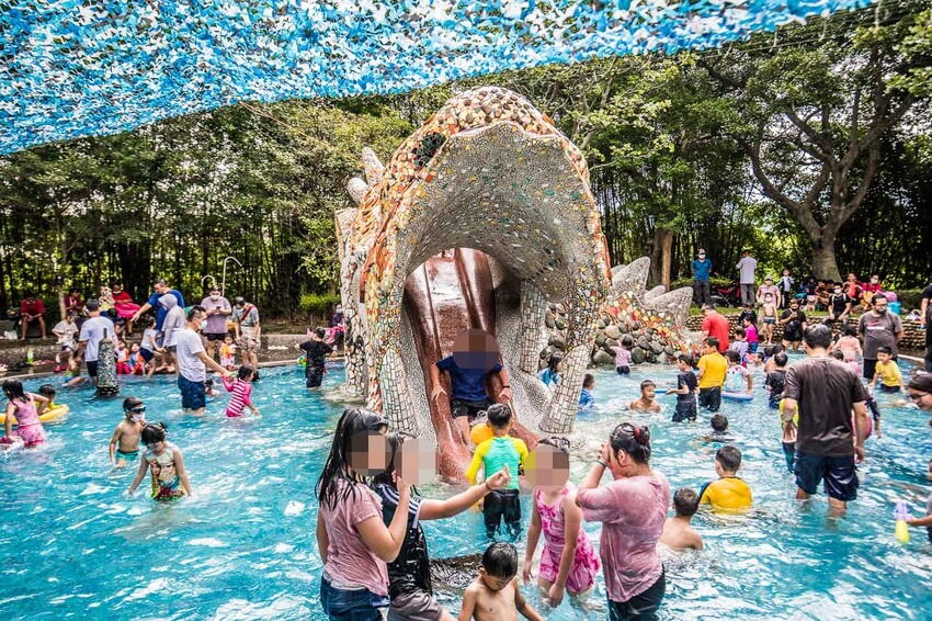 桃園市龍潭區桃園龍潭大池戲水區｜免錢玩水玩到爽！超大龍頭溜滑梯戲水池