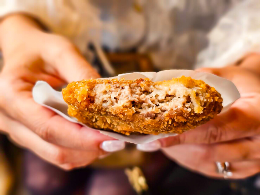 日本中村屋可樂餅｜銅板價就可以吃到滿滿和牛炸肉餅！超過六十年老肉舖可樂餅