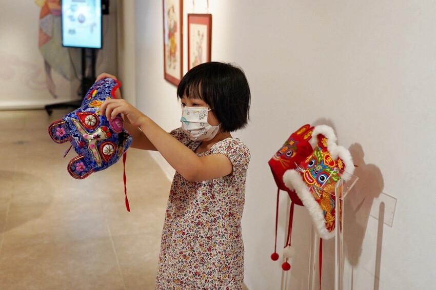 免費景點！女神幫幫忙特展！放大版抓周好可愛，週末有市集與DIY活動～有機會把掃拖機器人帶回家