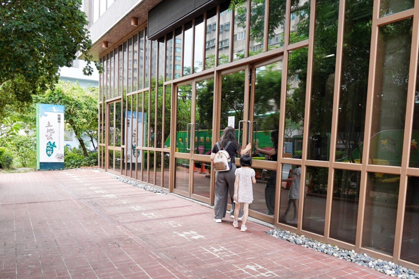 免費景點！女神幫幫忙特展！放大版抓周好可愛，週末有市集與DIY活動～有機會把掃拖機器人帶回家