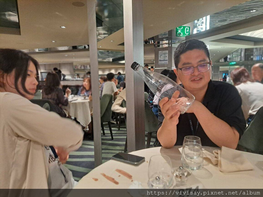 榮耀號 龍王餐廳 第一天晚餐伙食 (9).jpg