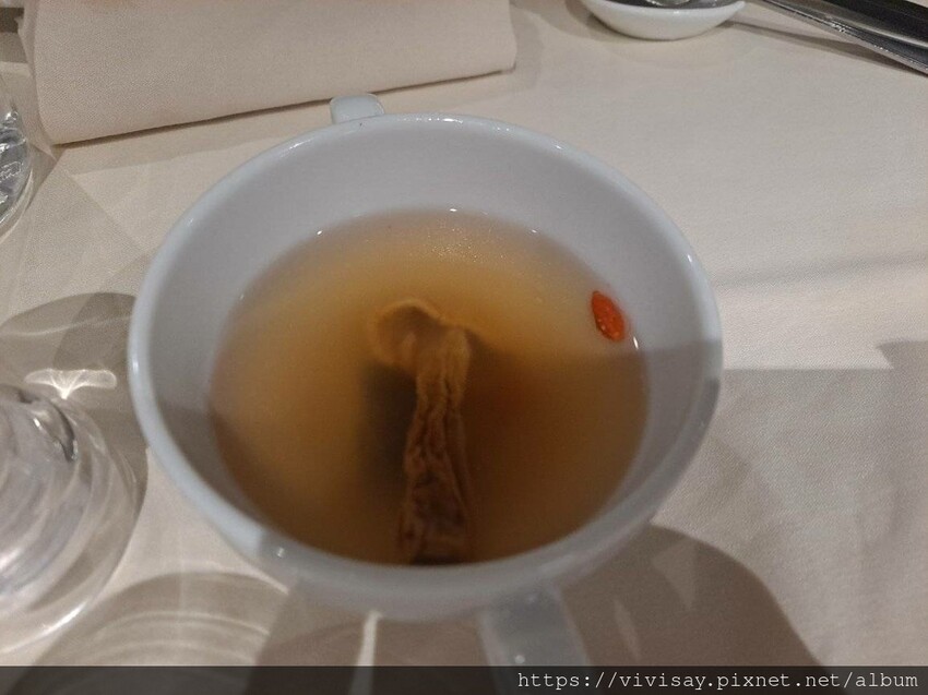 榮耀號 龍王餐廳 第一天晚餐伙食 (12).jpg