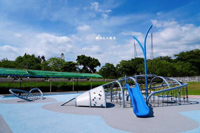 竹崎親水公園，夏日親子玩水好去處，有沖洗間及停車場，嘉義免費