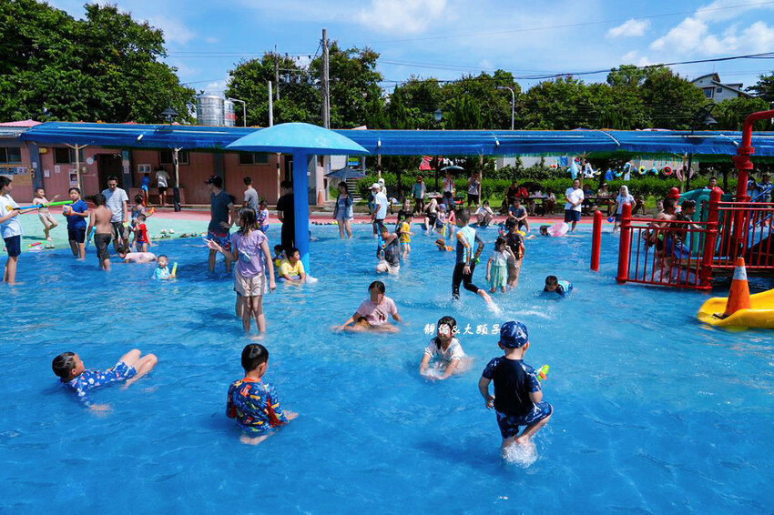 竹崎親水公園，夏日親子玩水好去處，有沖洗間及停車場，嘉義免費