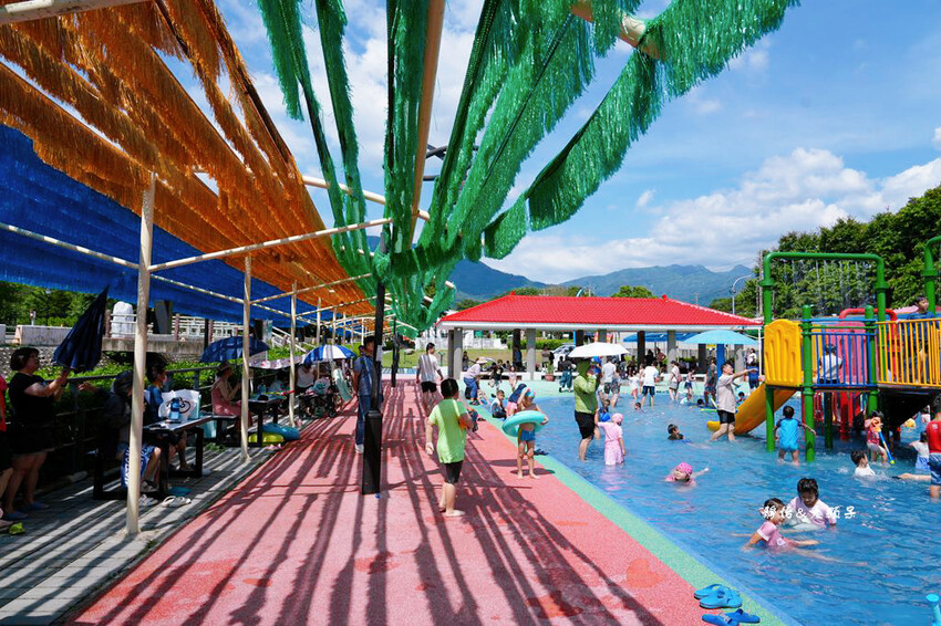 竹崎親水公園，夏日親子玩水好去處，有沖洗間及停車場，嘉義免費
