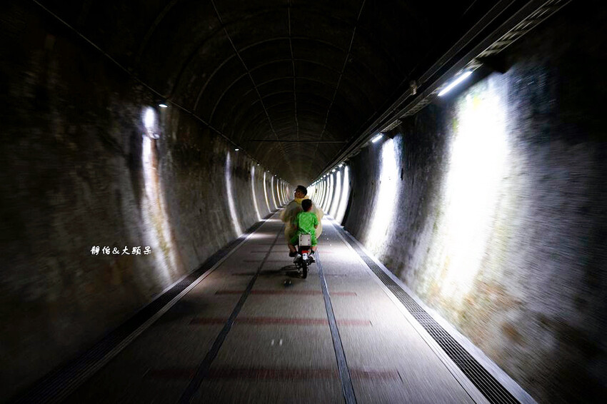 新北旅遊景點 ❙ 福隆舊草嶺隧道自行車漫遊,福隆車站鄉野便當