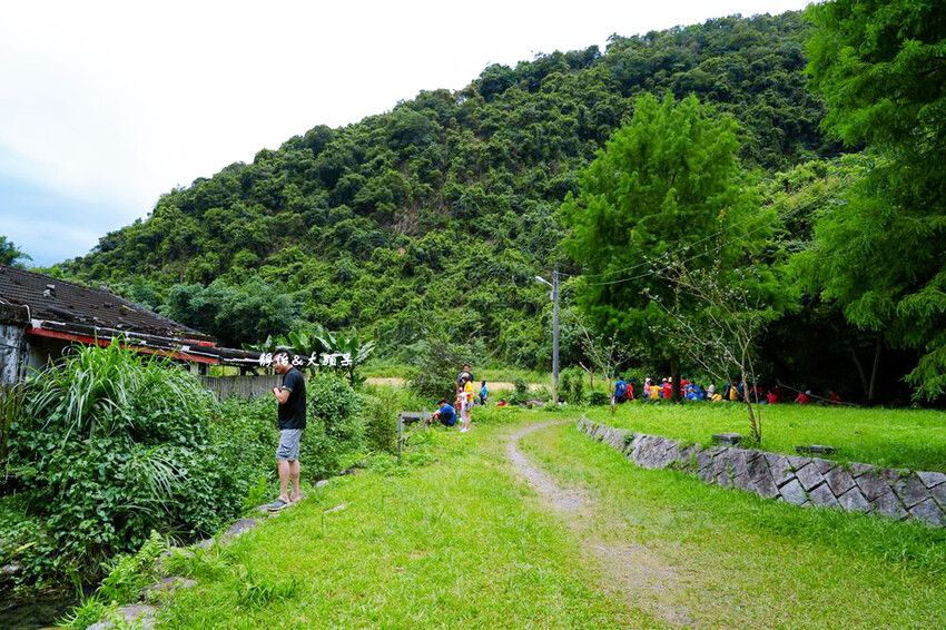 宜蘭玩水景點,羌仔埤,純天然湧泉,員山親子玩水、抓小魚小蝦秘