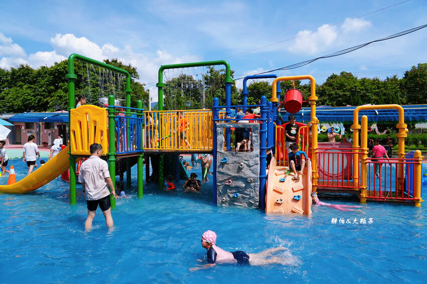 竹崎親水公園，夏日親子玩水好去處，有沖洗間及停車場，嘉義免費