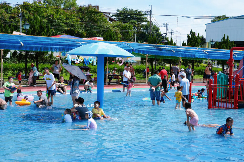 竹崎親水公園，夏日親子玩水好去處，有沖洗間及停車場，嘉義免費