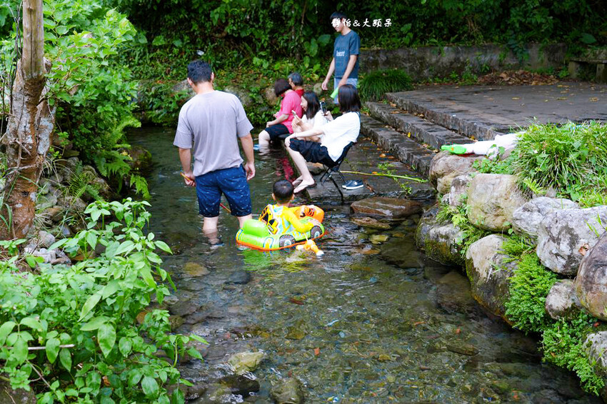 宜蘭玩水景點,羌仔埤,純天然湧泉,員山親子玩水、抓小魚小蝦秘