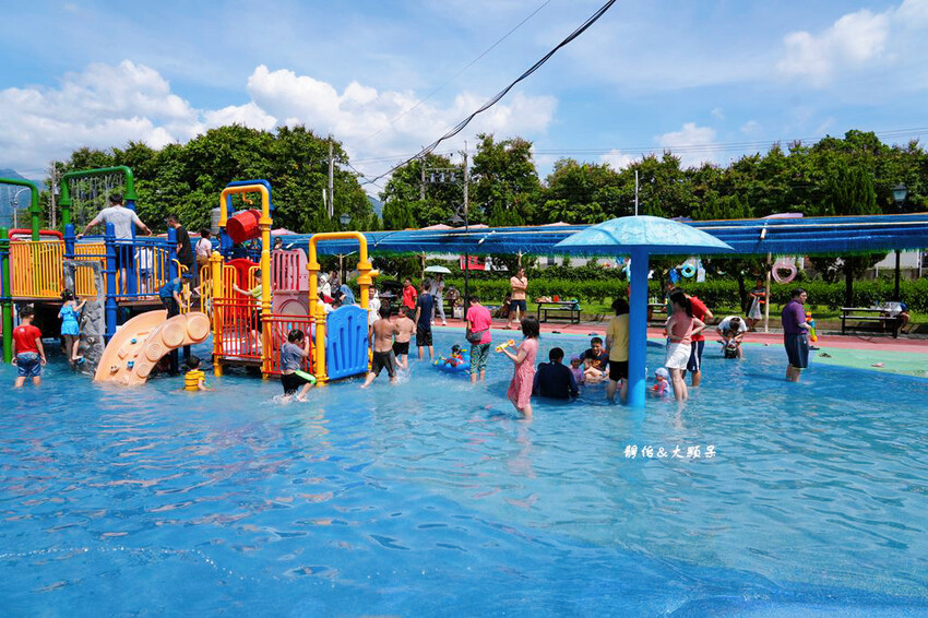 竹崎親水公園，夏日親子玩水好去處，有沖洗間及停車場，嘉義免費