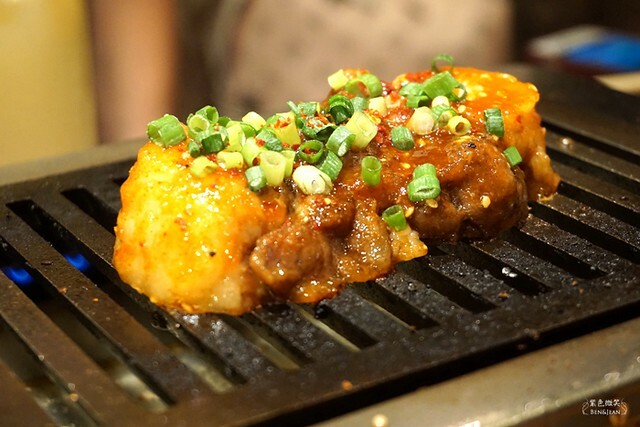 日本東京必吃燒肉》大阪烤肉 / 荷爾蒙 二子 新橋本館，ホルモンふたご人氣名品黑毛牛助肉經典好吃