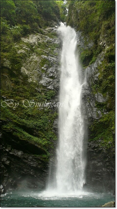 宜蘭縣冬山鄉新寮瀑布》漫步輕鬆好走森林步道  探訪雙層沁涼瀑布  宜蘭冬山免費景點